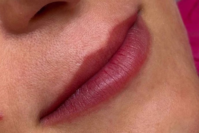 La micropigmentación de labios que rejuvenece el rostro está en Tebori Brows