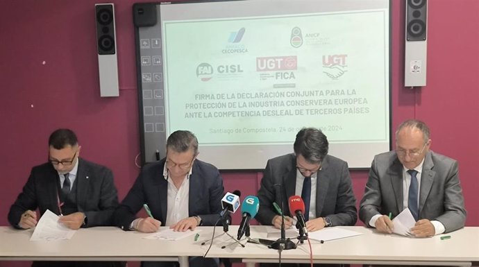 Firma de una declaración conjunta en defensa del sector conservero, entre Anfaco (España), ANICP (Portugal), y los sindicatos UGT-FICA, UGT Portugal, y el italiano FAI-CSIL.