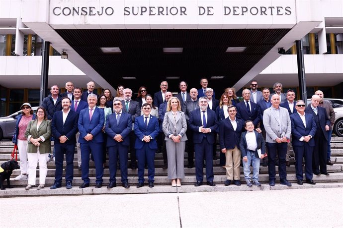 Foto de familia tras la Asamblea General del Comité Paralímpico Español