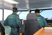 Interceptado un barco de recreo con un motor cuando hacía maniobras con una narcolancha en Chipiona (Cádiz)