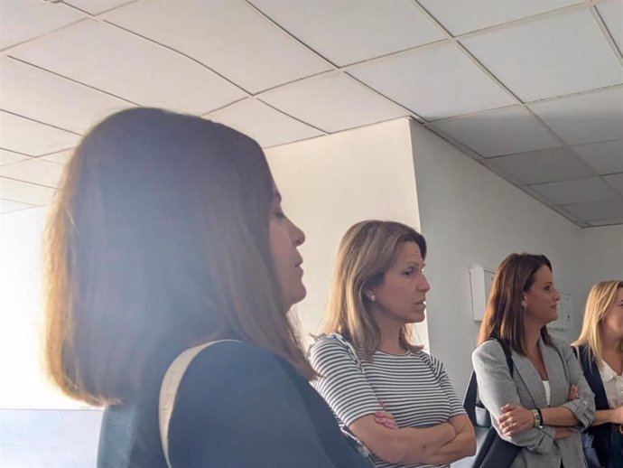 Visita a las obras de eficiencia energética en una promoción de viviendas de protección de Albox (Almería).