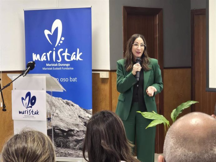 La consejera de Educación, Begoña Pedrosa, en el acto para conmemorar el 120 aniversario de Maristak- Durango Ikastetxea.