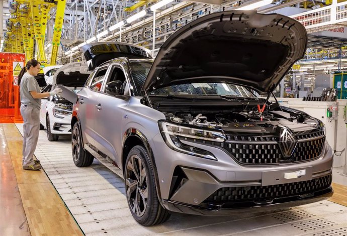 Archivo - Economía/Motor.- Las fábricas de Renault en España aumentan su producción un 18% a pesar de la caída del 11% de ingresos