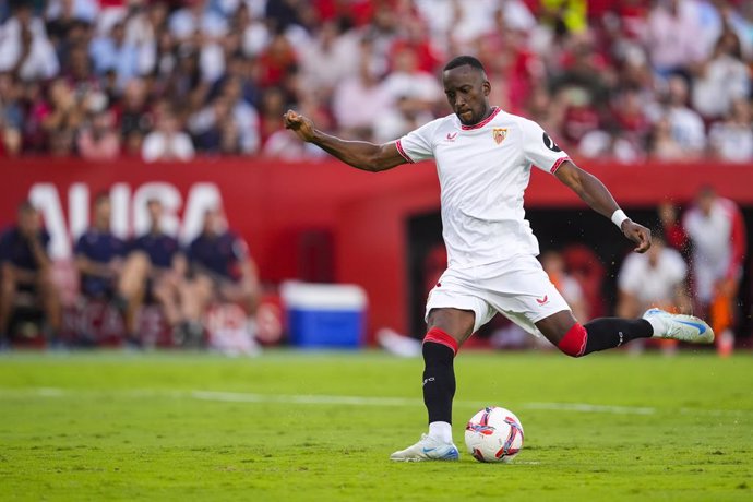 Dodi Lukebakio of Sevilla FC shoots for goal during the Spanish league, LaLiga EA Sports, football match played between Sevilla FC and Real Betis at Ramon Sanchez-Pizjuan stadium on October 6, 2024, in Sevilla, Spain.
