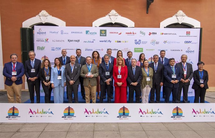 Inauguración del 49 Congreso de la Asociación Portuguesa de Agencias de Viajes y Turismo, que se celebra en Huelva.