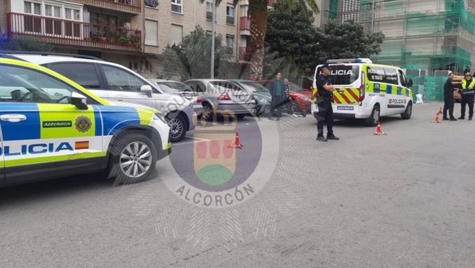 Herido el conductor de un patinete eléctrico tras chocarse contra un coche en Alcorcón