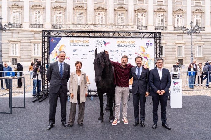 Daniel Entrecanales, Almudena Maíllo, Santi Serra, Ricardo Echeita y Daniel Martínez, en la presentación de la Ifema Madrid Horse Week 2024.