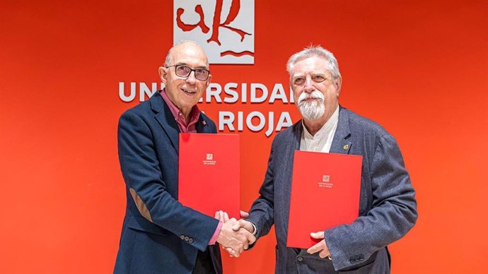 Juan Carlos Ayala Calvo, rector de la Universidad de La Rioja, y Manuel Celso Juárez Castelló, presidente-delegado en La Rioja del Colegio Oficial de Ingenieros Industriales de Aragón y La Rioja (COIIAR)