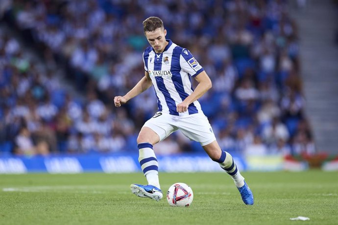 Archivo - Jon Pacheco of Real Sociedad in action during the LaLiga EA Sports match between Real Sociedad and Rayo Vallecano at Reale Arena on August 18, 2024, in San Sebastian, Spain.