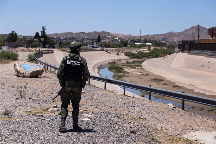 Archivo - Imagen de archivo de un militar mexicano