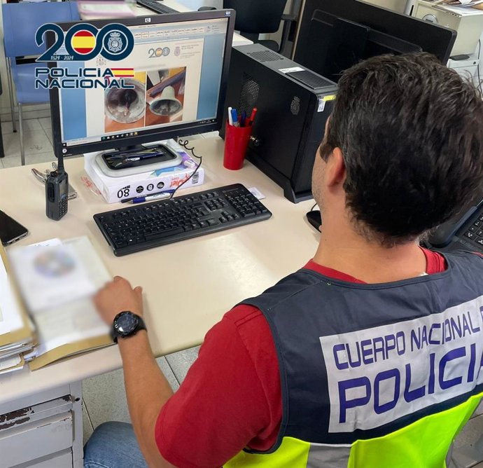 Detinguts tres homes a Elx per robar unes campanyes de bronze del segle XIX.