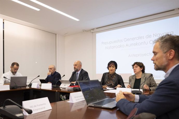 El consejero de Economía y Hacienda del Gobierno de Navarra, José Luis Arasti, presenta en el Consejo Económico y Social (CES) los detalles del anteproyecto de Presupuestos Generales de Navarra para 2025.