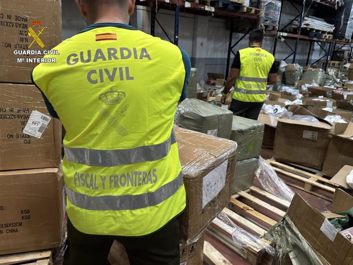 Operativo en Toledo de la Guardia Civil contra falsificación de ropa.