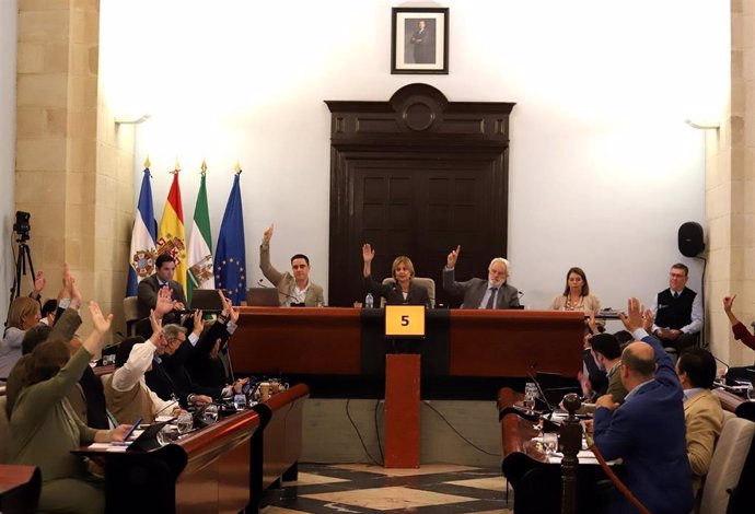 La alcaldesa de Jerez, María José García-Pelayo, en el Pleno de octubre.