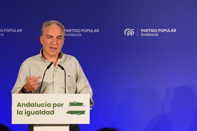 El vicesecretario de Coordinación Autonómica y Local del PP, Elías Bendodo, durante su intervención en la reunión de la Junta Directiva Autonómica del partido, a 24 de octubre de 2024, en Málaga. (Foto de archivo).