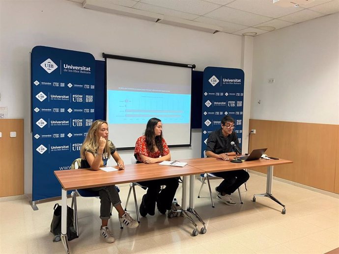 Presentación de la radiografía sobre el uso de autocaravanas como residencia en Palma, en la UIB.