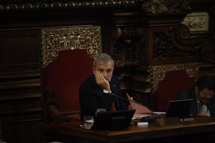 El alcalde de Barcelona, Jaume Collboni, este viernes en el pleno.