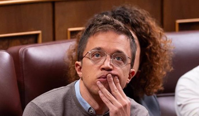 El diputado de Sumar y líder de Más País, Iñigo Errejón, durante una sesión plenaria, en el Congreso de los Diputados, a 10 de octubre de 2024, en Madrid (España).