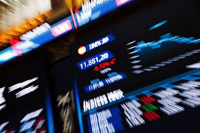 Paneles del Ibex en el Palacio de la Bolsa de Madrid, a 30 de septiembre de 2024, en Madrid (España). 