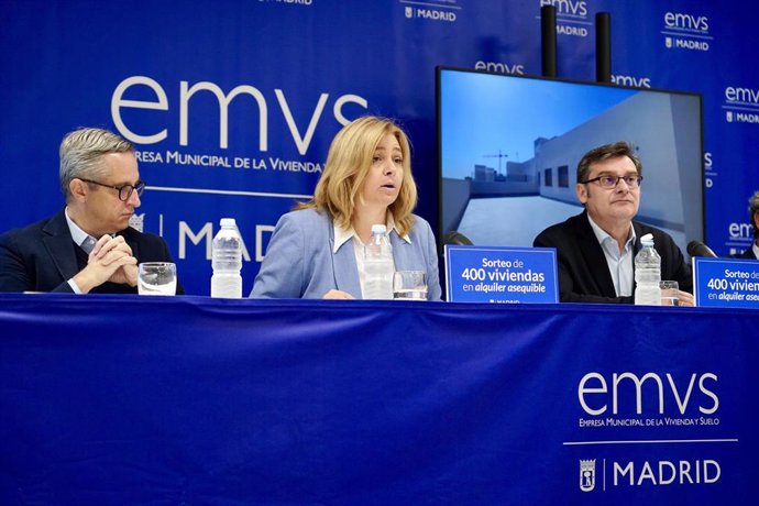 La vicealcaldesa de Madrid y portavoz del Gobierno municipal, Inma Sanz, en la sede de EMVS Madrid