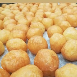 Los madrileños consumirán media tonelada de dulces estas fechas, 385.000 kilos de ellos de buñuelos