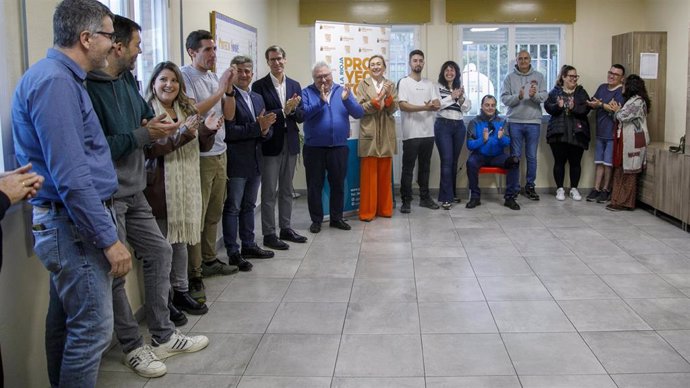 El presidente del Gobierno riojano, Gonzalo Capellán, visita Proyecto Hombre