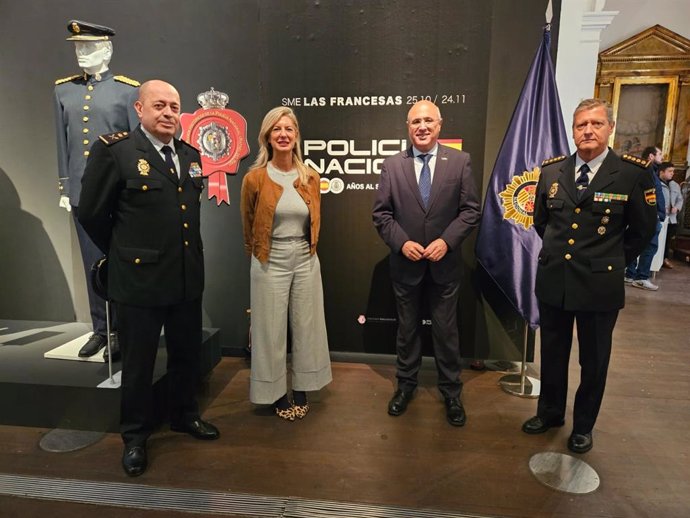 Las Francesas conmemora el bicentenario de la Policía Nacional con una muestra sobre su historia .