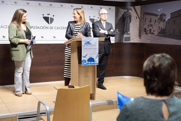 Presentación del programa Senior y Saludable de la Diputación de Cáceres