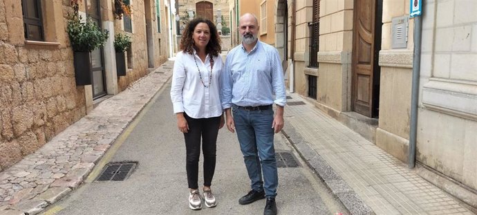 Los portavoces del PSIB en el Consell de Mallorca y en Sóller, Catalina Cladera y Jaume Mateu, respectivamente.