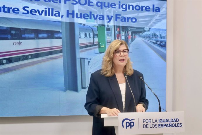 La secretaria general del PP de Huelva y parlamentaria andaluza, Berta Centeno, este viernes en rueda de prensa.