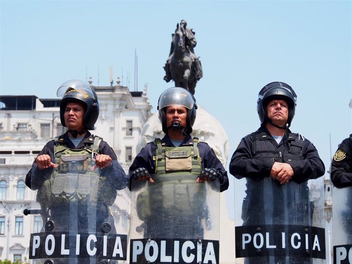 Agentes de Policía de Perú