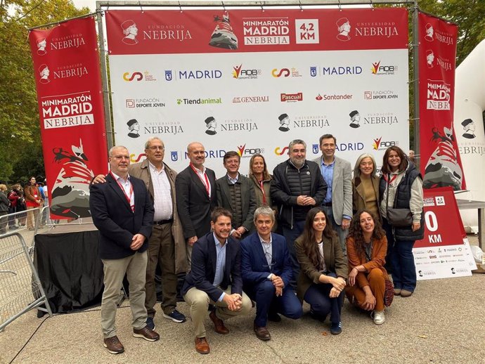 El presidente del Consejo Superior de Deportes (CSD), José Manuel Rodríguez Uribes, ha asistido a la Mini Maratón de la Fundación Nebrija en El Retiro de Madrid.