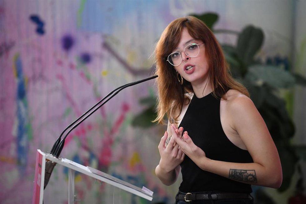 Archivo - La secretaria de Comunicación de Sumar, Elizabeth Duval, ofrece una rueda de prensa con motivo del comienzo del curso político, en el Espacio Rastro, a 2 de septiembre de 2024, en Madrid (España).