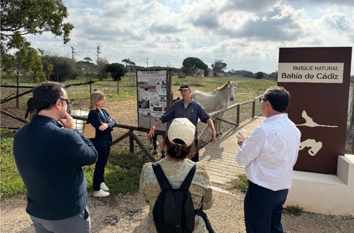 Visita de Paloma Aba Garrote, directora de la Agencia Ejecutiva Europea de Clima, Infraestructuras y Medio Ambiente (Cinea), a la Salina ‘La Esperanza’ en la Bahía de Cádiz.