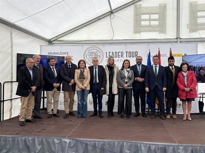 Foto de familia de inauguración de las jornadas.