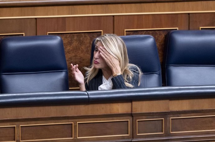 La vicepresidenta segunda y ministra de Trabajo, Yolanda Díaz, durante una sesión plenaria, en el Congreso de los Diputados, a 22 de octubre de 2024, en Madrid (España). El Congreso vota la toma en consideración de dos iniciativas legislativas; una de m