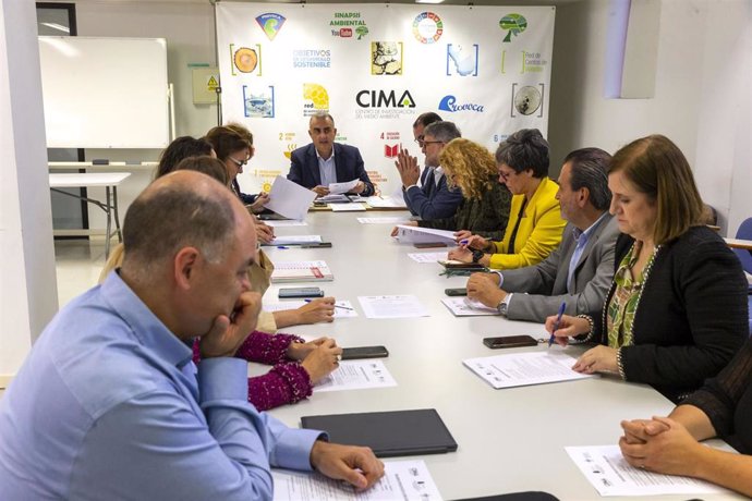 El Consejero De Fomento, Vivienda, Ordenación Del Territorio Y Medio Ambiente, Roberto Media, Preside El Consejo Rector Del CIMA.