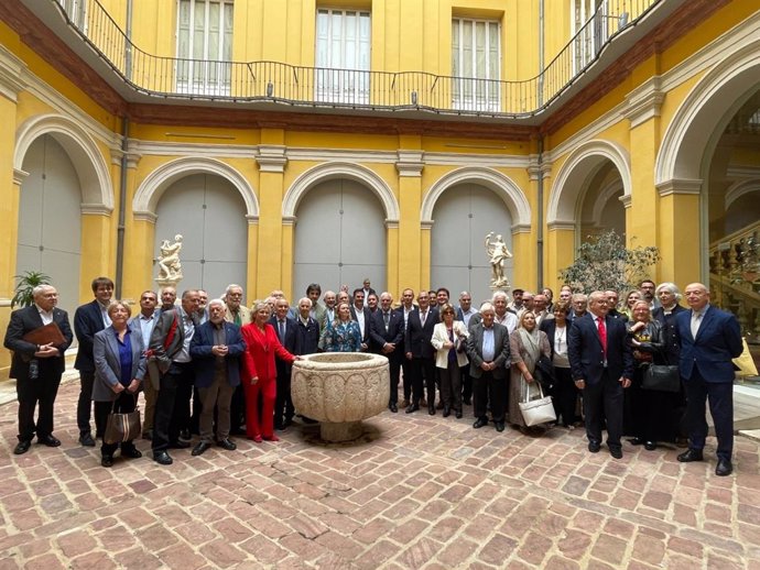 València ret homenatge als cronistes oficials