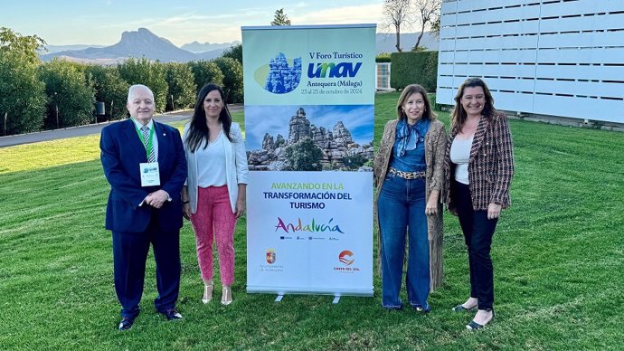 Esperanza González, consejera delegada de Turismo Costa del Sol, en la inauguración de V Foro Turístico de UNAV