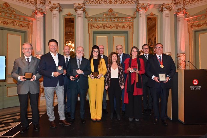 El Liceu entrega sus Medallas de Oro a Piotr Beczala, Raquel García-Tomás, Miquel Lerín, Ramon Agenjo, Amics del Liceu, Telefónica e IT Dansa