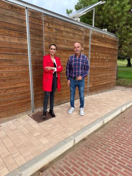 Antonio Hurtado y Carmen González en el Aula de la Naturaleza del Parque de la Asomadilla.