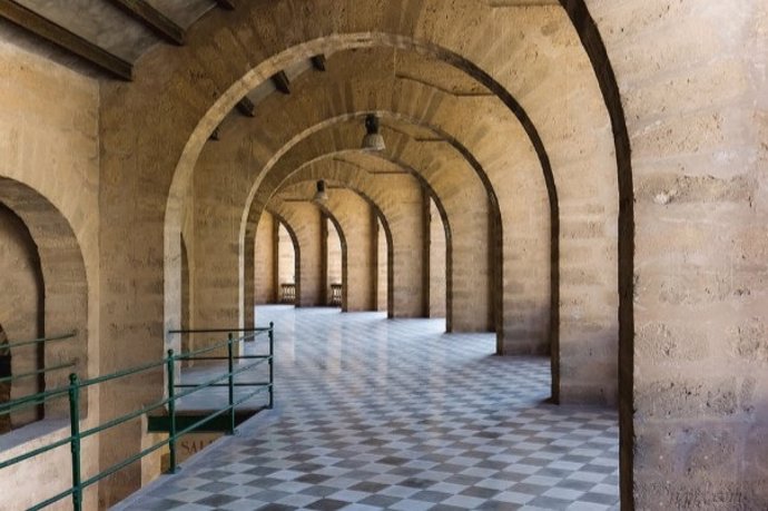 Galerias de la plaza de Toros de Palma, obra del arquitecto Gaspar Bennàssar.