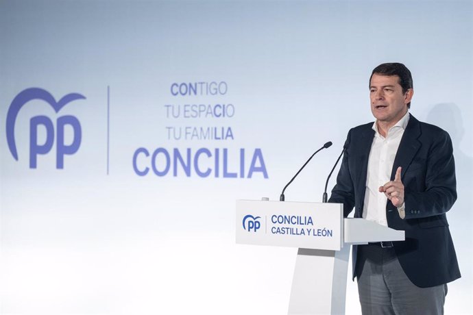 Mañueco participa en un acto sobre conciliación en Palencia