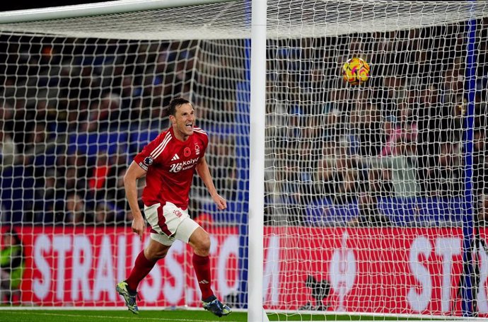 25 October 2024, United Kingdom, Leicester: Nottingham Forest's Chris Wood celebrates scoring his side's third goal, during the English Premier League soccer match between Leicester City and Nottingham Forest at King Power Stadium. Photo: Mike Egerton/PA 