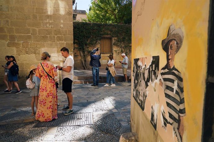 Turistas en el entorn del Museo Picasso Málaga.