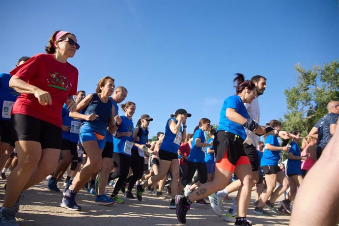 Archivo - Corredores participan durante una carrera popular, en una imagen de recurso.