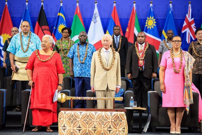 El rey Carlos III de Inglaterra junto a jefes de Gobierno de la Mancomunidad de Naciones en Samoa