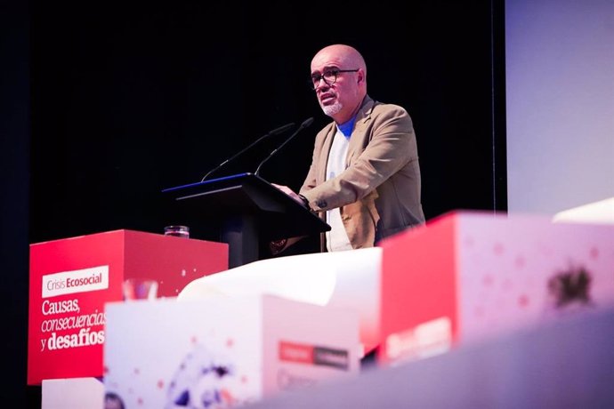 El secretario general de CCOO, Unai Sordo, este sábado en Teruel durante su intervención en la clausura del Congreso 'Crisis Ecosocial' organizado por la Fundación 1º de Mayo