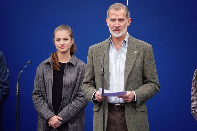 El Rey Felipe VI y la Princesa de Asturias, Doña Leonor, en Sotres durante el acto institucional de entrega del Pueblo Ejemplar 2024