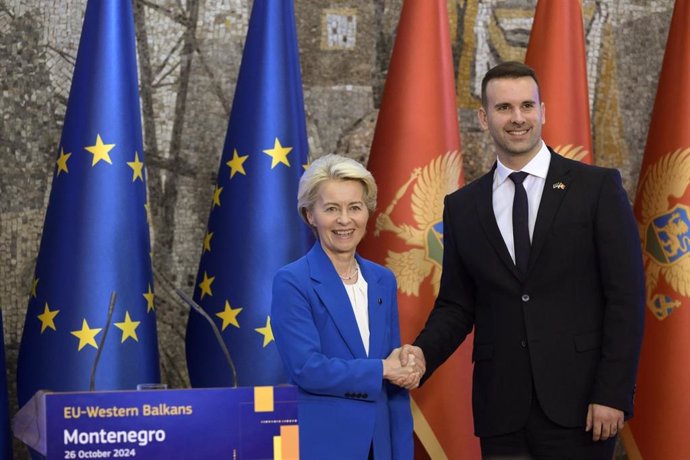 Ursula von der Leyen y el primer ministro de Montenegro, Milojko Spajic